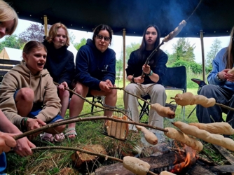 Creatieve zomerkampen in een inspirerend natuurlijk kader aan de Binkermolen. ​Een week vol creatief plezier dicht bij de natuur in kleine groep voor ​jongeren van geboortejaar 2009-2012