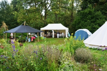 Creatieve zomerkampen in een inspirerend natuurlijk kader aan de Binkermolen. ​Een week vol creatief plezier dicht bij de natuur in kleine groep voor ​jongeren van geboortejaar 2009-2012