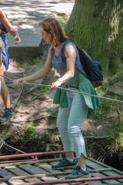 De Luysmolen is het ideale startpunt voor eindeloos wandelplezier. Vanuit deze historische watermolen stap je zo de prachtige natuur van het Kempen~Broek in, waar uitgestrekte bossen, kabbelende beekjes en weidse heidevlakten op je wachten. Of je nu kiest voor een korte, ontspannen wandeling of een stevige dagtocht, elke kilometer brengt je dichter bij de rust en schoonheid van de natuur.
