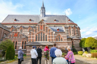 Op de grens van België en Nederland ligt de historische Achelse Kluis, een abdij met een rijk verleden en een smakelijk bier. Van hieruit wandel je zo de Groote Heide in, een uitgestrekt natuurgebied vol adembenemende landschappen en bijzondere biodiversiteit. Ontdek deze unieke mix van cultuur en natuur!