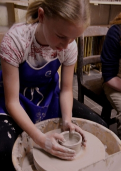 Creatieve zomerkampen in een inspirerend natuurlijk kader aan de Binkermolen. ​Een week vol creatief plezier dicht bij de natuur in kleine groep voor ​jongeren van geboortejaar 2009-2012 en voor kinderen van geboortejaar 2012-2016 (minimum 6, max 10 kinderen) 