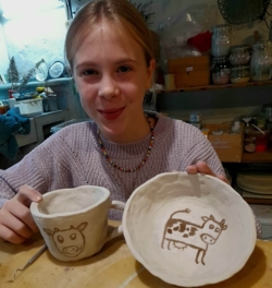 Creatieve zomerkampen in een inspirerend natuurlijk kader aan de Binkermolen. ​Een week vol creatief plezier dicht bij de natuur in kleine groep voor ​jongeren van geboortejaar 2009-2012 en voor kinderen van geboortejaar 2012-2016 (minimum 6, max 10 kinderen) 