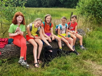 Creatieve zomerkampen in een inspirerend natuurlijk kader aan de Binkermolen. ​Een week vol creatief plezier dicht bij de natuur in kleine groep voor ​jongeren van geboortejaar 2009-2012 en voor kinderen van geboortejaar 2012-2016 (minimum 6, max 10 kinderen) 