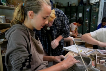 Creatieve zomerkampen in een inspirerend natuurlijk kader aan de Binkermolen. ​Een week vol creatief plezier dicht bij de natuur in kleine groep voor ​jongeren van geboortejaar 2010-2013