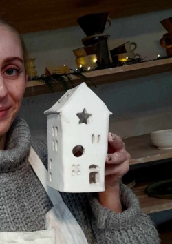 Een superfijne workshop voor alle leeftijden vanaf 6  jaar. Heerlijk om te doen samen met je oma of opa, je meter of peter, je vrouw/man, vriend/vriendin,.. of kom je gewoon alleen, het wordt sowieso een gezellige en creatieve namiddag.
