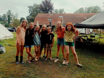 Creatieve zomerkampen in een inspirerend natuurlijk kader aan de Binkermolen. ​Een week vol creatief plezier dicht bij de natuur in kleine groep voor ​kinderen van geboortejaar 2014 - 2018