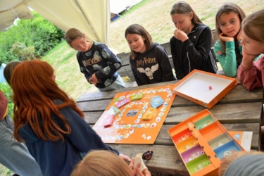Creatieve zomerkampen in een inspirerend natuurlijk kader aan de Binkermolen. ​Een week vol creatief plezier dicht bij de natuur in kleine groep voor ​kinderen van geboortejaar 2014 - 2018