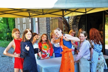 Creatieve zomerkampen in een inspirerend natuurlijk kader aan de Binkermolen. ​Een week vol creatief plezier dicht bij de natuur in kleine groep voor ​kinderen van geboortejaar 2014 - 2018