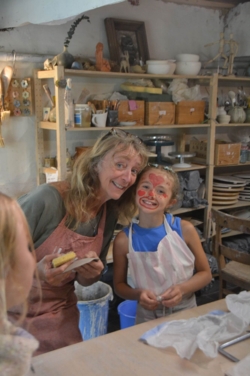 Creatieve zomerkampen in een inspirerend natuurlijk kader aan de Binkermolen. ​Een week vol creatief plezier dicht bij de natuur in kleine groep voor ​kinderen van geboortejaar 2015 - 2019