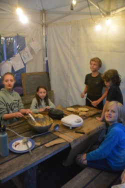 Creatieve zomerkampen in een inspirerend natuurlijk kader aan de Binkermolen. ​Een week vol creatief plezier dicht bij de natuur in kleine groep voor ​kinderen van geboortejaar 2015 - 2019