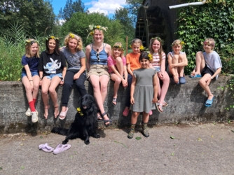 Creatieve zomerkampen in een inspirerend natuurlijk kader aan de Binkermolen. ​Een week vol creatief plezier dicht bij de natuur in kleine groep voor ​kinderen van geboortejaar 2015 - 2019