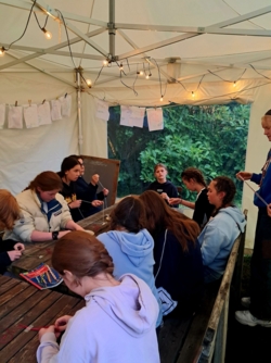 Creatieve zomerkampen in een inspirerend natuurlijk kader aan de Binkermolen. ​Een week vol creatief plezier dicht bij de natuur in kleine groep voor ​jongeren van geboortejaar 2009-2013. 