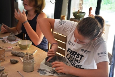 Creatieve zomerkampen in een inspirerend natuurlijk kader aan de Binkermolen. ​Een week vol creatief plezier dicht bij de natuur in kleine groep voor ​jongeren van geboortejaar 2009-2013. 