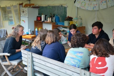 Creatieve zomerkampen in een inspirerend natuurlijk kader aan de Binkermolen. ​Een week vol creatief plezier dicht bij de natuur in kleine groep voor ​jongeren van geboortejaar 2009-2013. 