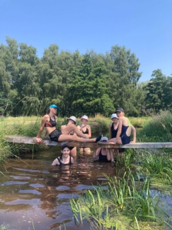 Creatieve zomerkampen in een inspirerend natuurlijk kader aan de Binkermolen. ​Een week vol creatief plezier dicht bij de natuur in kleine groep voor ​jongeren van geboortejaar 2009-2013. 
