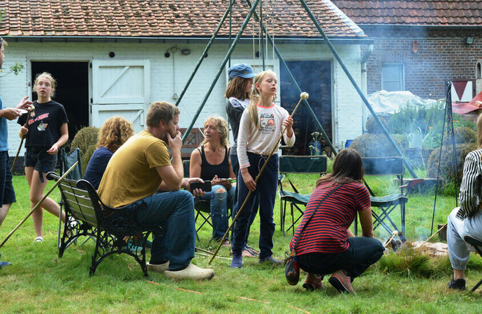 Pottendraaien en kleien op zomer4daagse in de Binkermolen