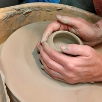 Initiatie pottendraaien in de Binkermolen